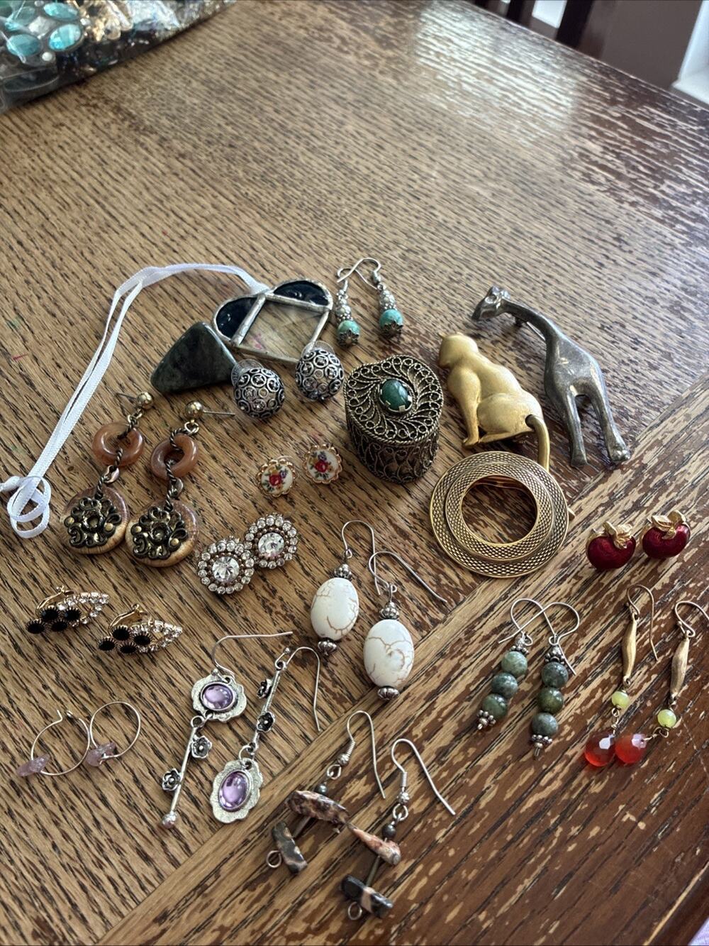 LOT OF EARRINGS Brooches MARKED UNMARKED Trinket Box VINTAGE TO NOW ASSORTED 925